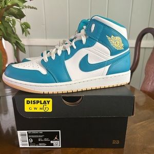 Air Jordan 1 Mid